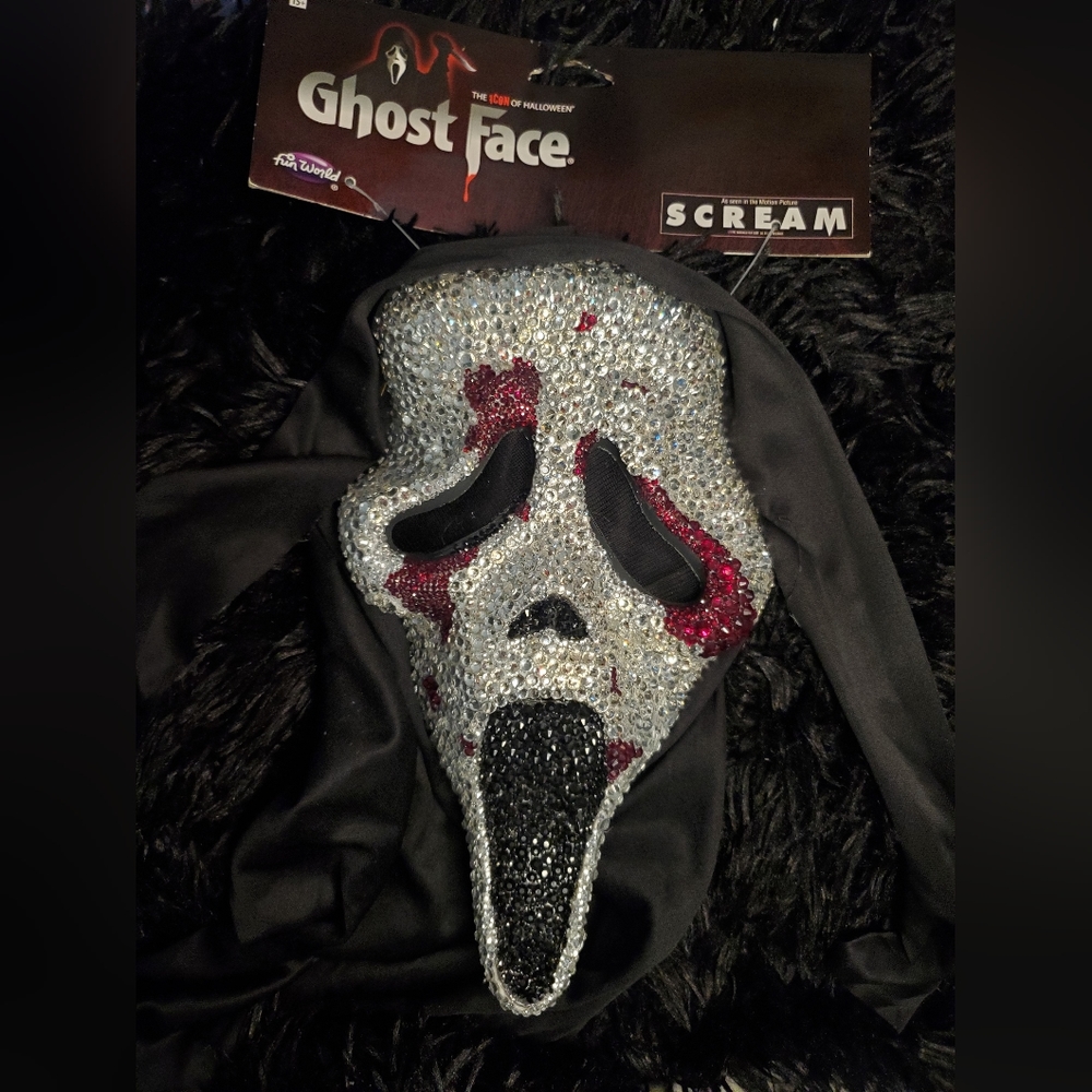 GHOSTFACE SCREAM RHINESTONE MASK